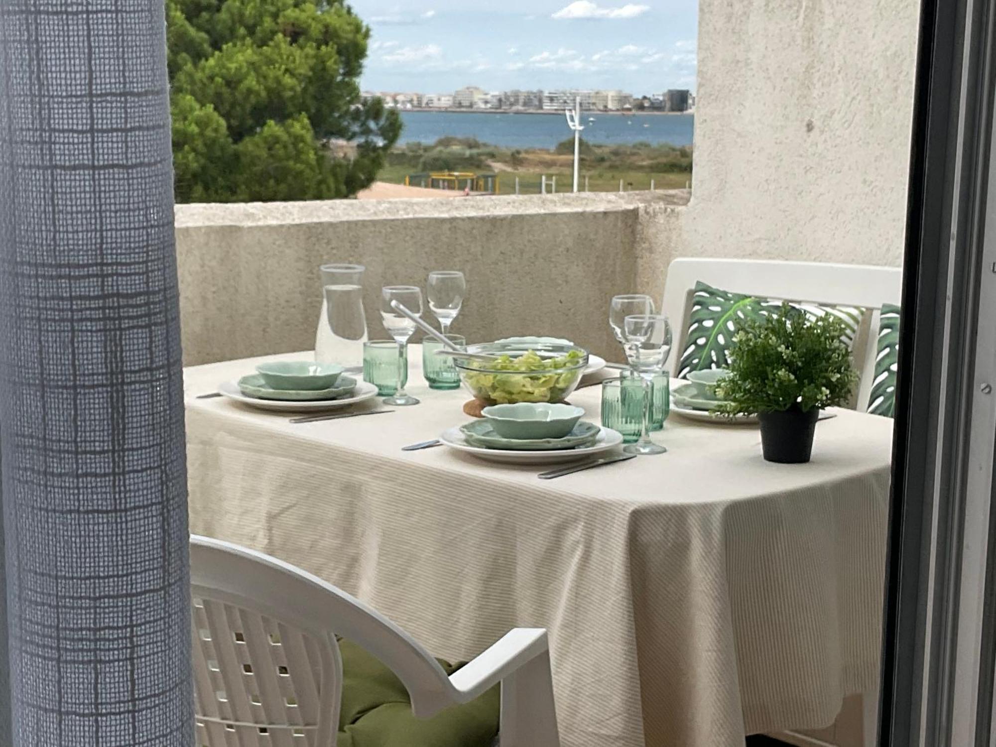Studio Le Vue Mer Acces Direct A La Plage Parking Prive Clim Belle Terrasse Le Grau-du-Roi Bagian luar foto